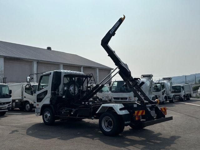 MITSUBISHI FUSOU FIGHTER 2025