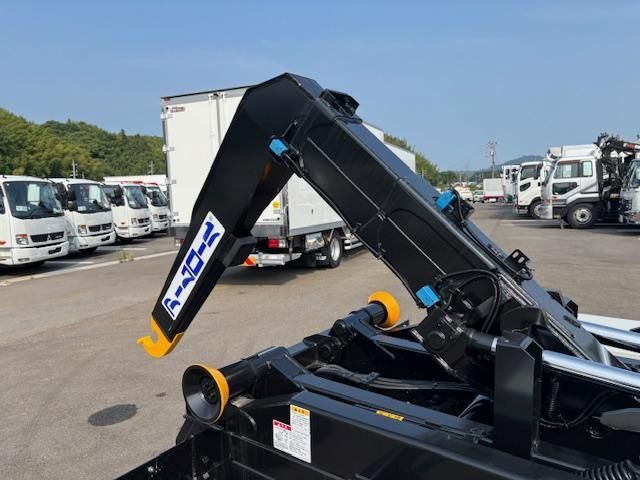 MITSUBISHI FUSOU FIGHTER 2025