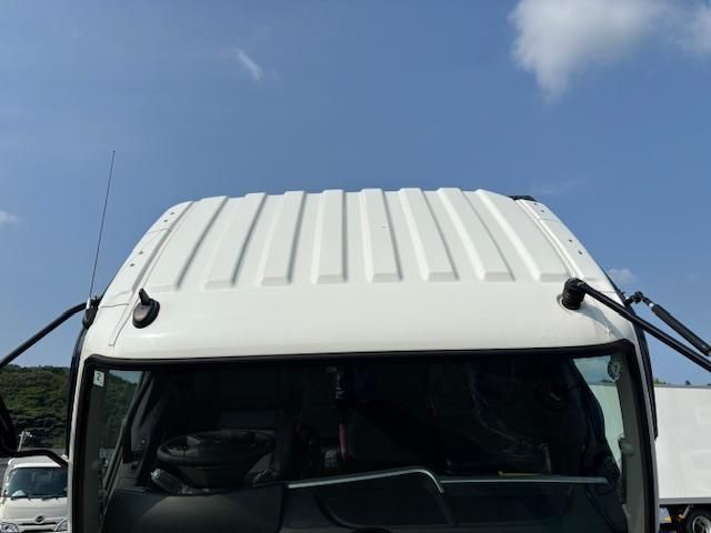 MITSUBISHI FUSOU FIGHTER 2025