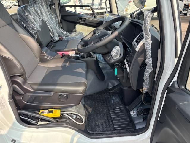 MITSUBISHI FUSOU FIGHTER 2025