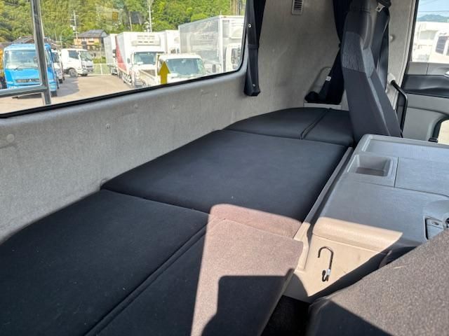 MITSUBISHI FUSOU SUPER GREAT 2019