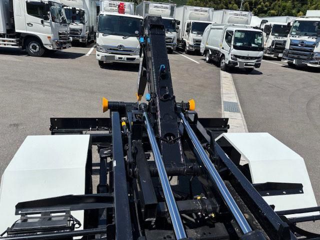 MITSUBISHI FUSOU FIGHTER 2025