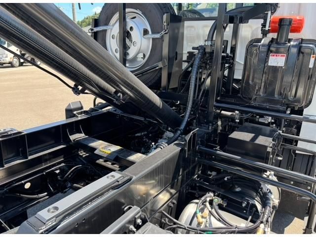 MITSUBISHI FUSOU FIGHTER 2024