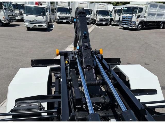 MITSUBISHI FUSOU FIGHTER 2024