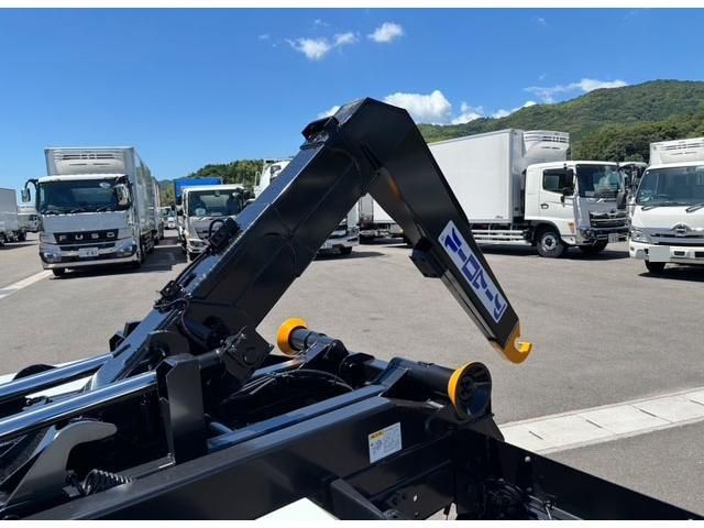 MITSUBISHI FUSOU FIGHTER 2024