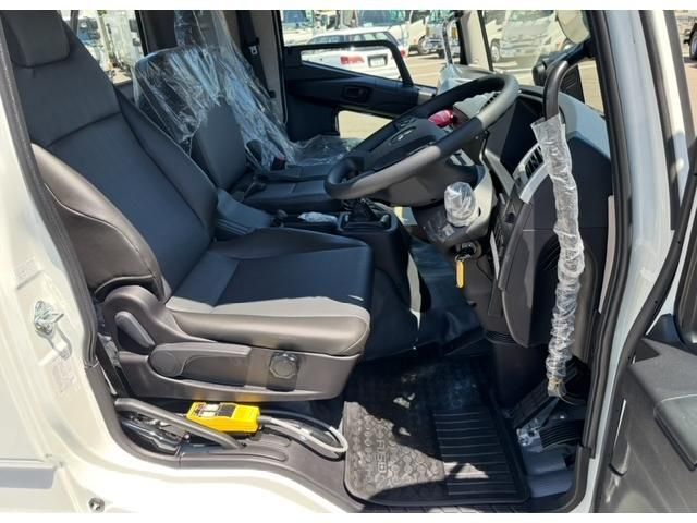 MITSUBISHI FUSOU FIGHTER 2024