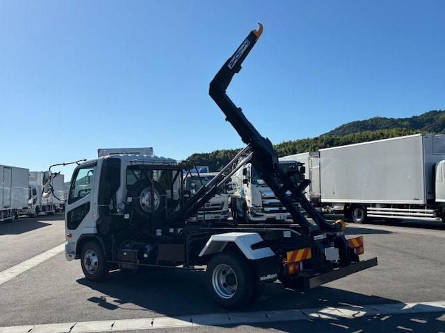 MITSUBISHI FUSOU FIGHTER 2024