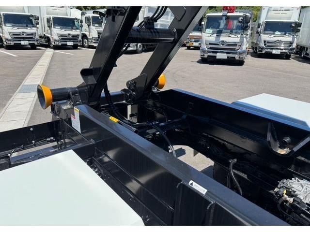 MITSUBISHI FUSOU FIGHTER 2024