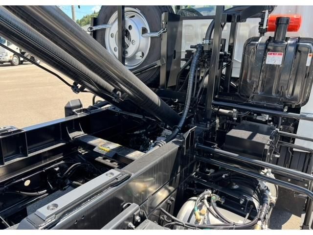 MITSUBISHI FUSOU FIGHTER 2024