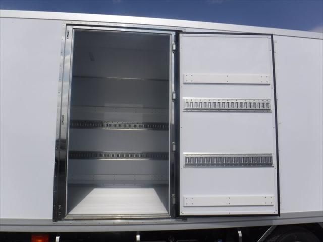 MITSUBISHI FUSOU FIGHTER 2025