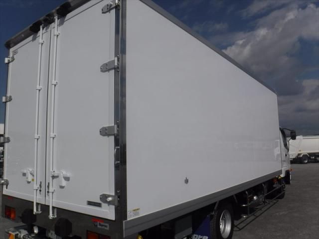 MITSUBISHI FUSOU FIGHTER 2025