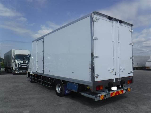 MITSUBISHI FUSOU FIGHTER 2025