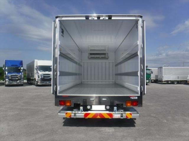 MITSUBISHI FUSOU FIGHTER 2025