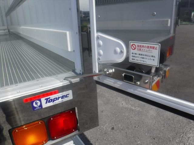 MITSUBISHI FUSOU FIGHTER 2025