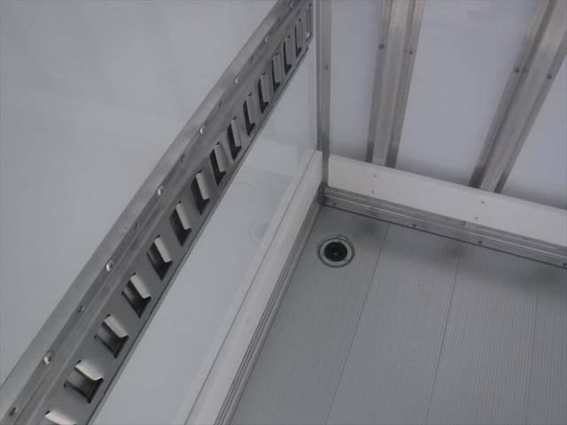 MITSUBISHI FUSOU FIGHTER 2025