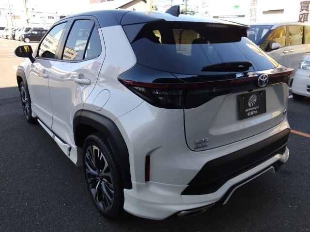 TOYOTA YARIS CROSS HYBRID 2022