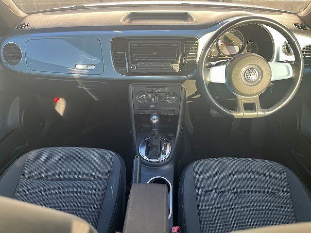 VOLKSWAGEN VOLKSWAGEN The BEETLE 2012