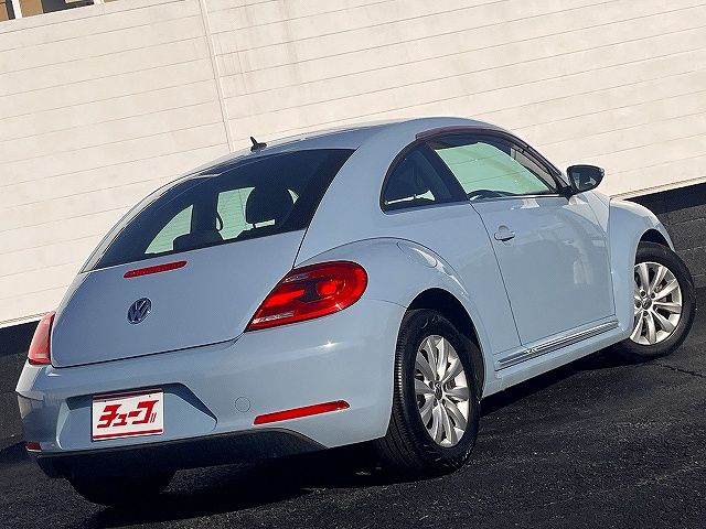 VOLKSWAGEN VOLKSWAGEN The BEETLE 2012
