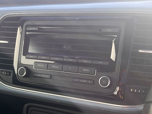 VOLKSWAGEN VOLKSWAGEN The BEETLE 2012