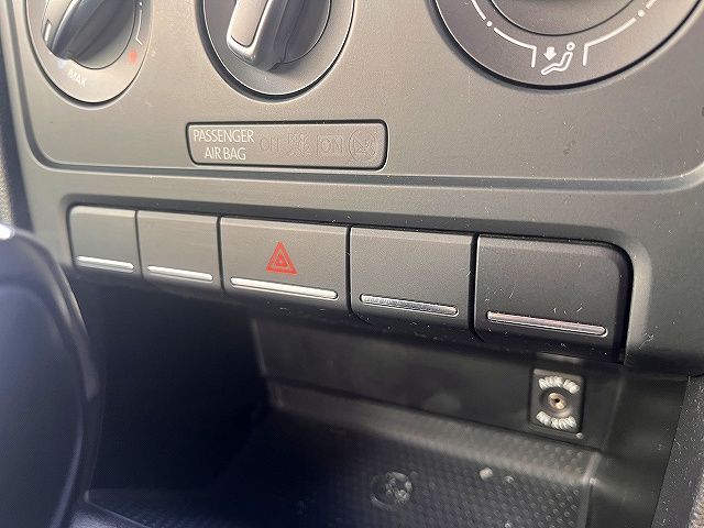 VOLKSWAGEN VOLKSWAGEN The BEETLE 2012