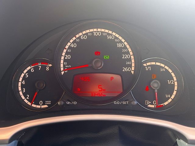 VOLKSWAGEN VOLKSWAGEN The BEETLE 2012