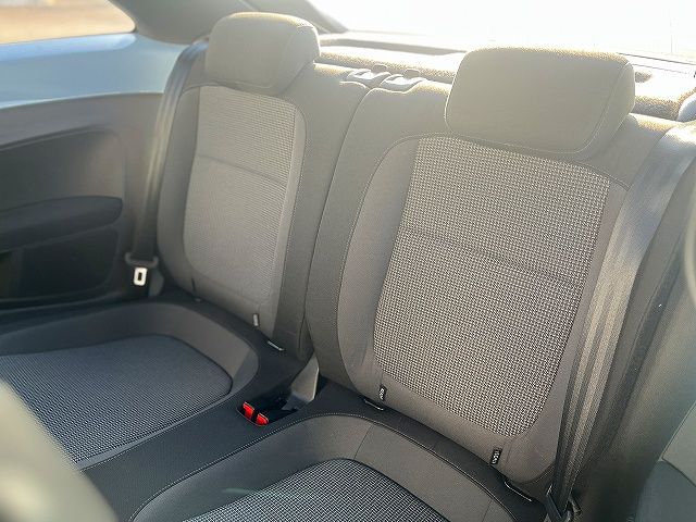 VOLKSWAGEN VOLKSWAGEN The BEETLE 2012