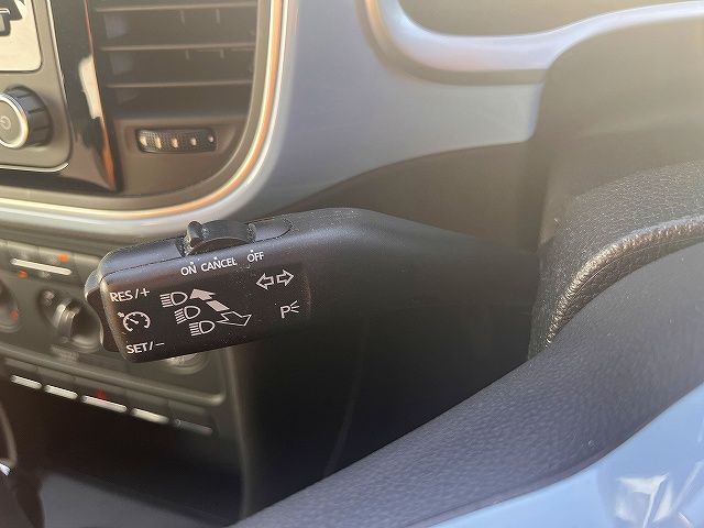 VOLKSWAGEN VOLKSWAGEN The BEETLE 2012