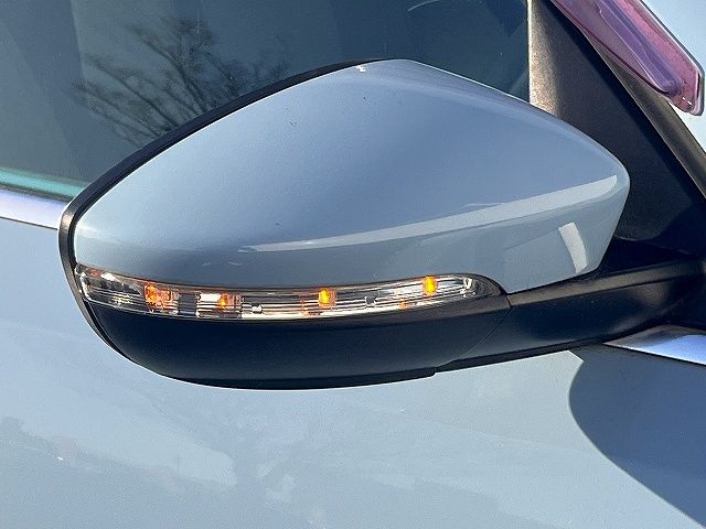 VOLKSWAGEN VOLKSWAGEN The BEETLE 2012