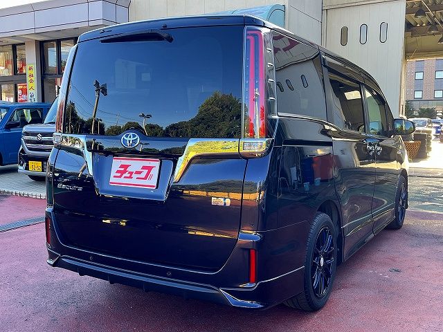 TOYOTA ESQUIRE HYBRID 2019