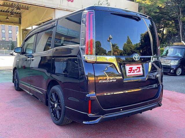 TOYOTA ESQUIRE HYBRID 2019