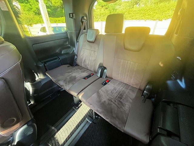 TOYOTA ESQUIRE HYBRID 2019