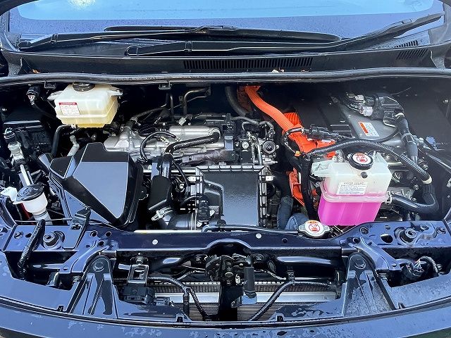 TOYOTA ESQUIRE HYBRID 2019