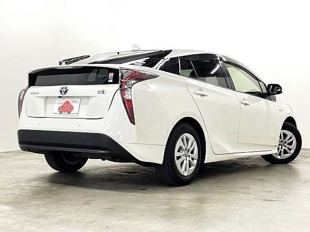 TOYOTA PRIUS 2018