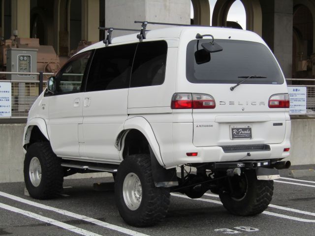 MITSUBISHI DELICA SPACE GEAR  4WD 2002