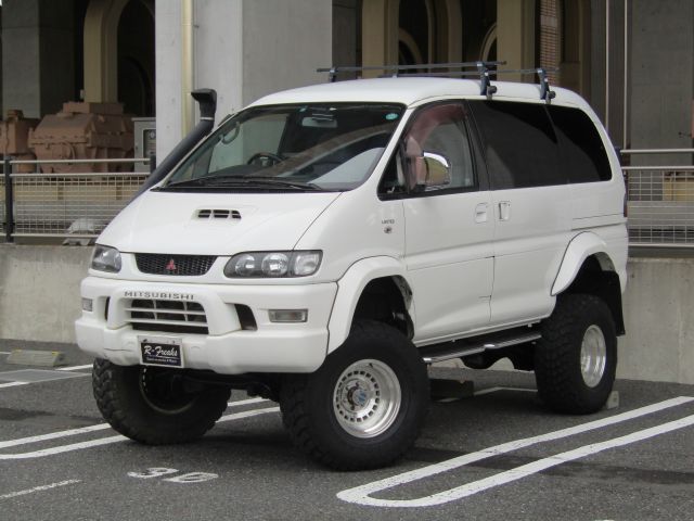 MITSUBISHI DELICA SPACE GEAR  4WD 2002