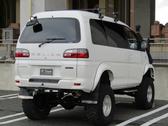 MITSUBISHI DELICA SPACE GEAR  4WD 2002
