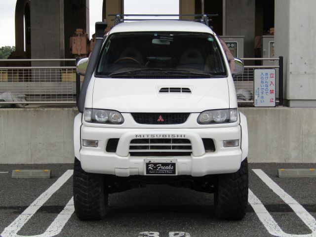 MITSUBISHI DELICA SPACE GEAR  4WD 2002