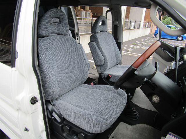 MITSUBISHI DELICA SPACE GEAR  4WD 2002