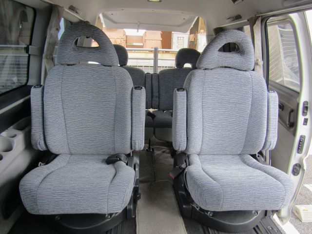 MITSUBISHI DELICA SPACE GEAR  4WD 2002