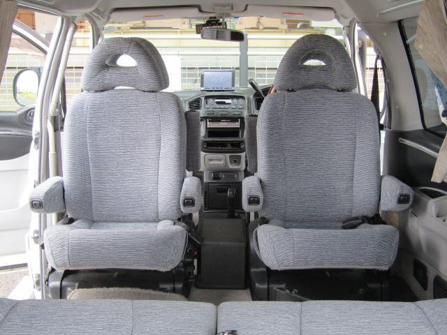 MITSUBISHI DELICA SPACE GEAR  4WD 2002