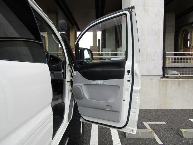 MITSUBISHI DELICA SPACE GEAR  4WD 2002