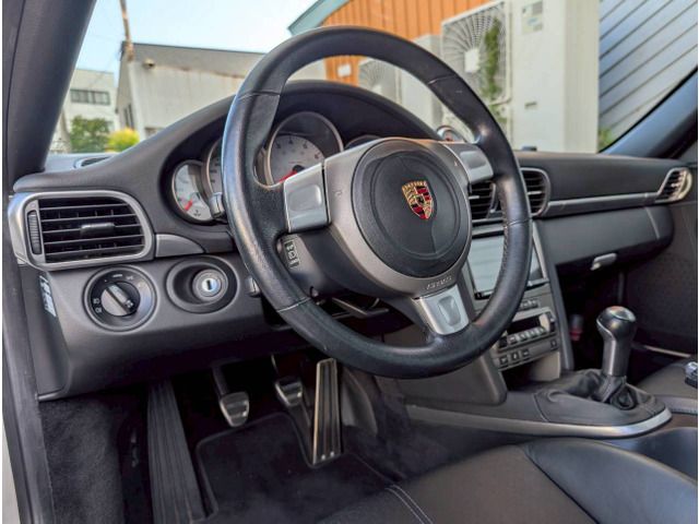 PORSCHE PORSCHE 911 2005