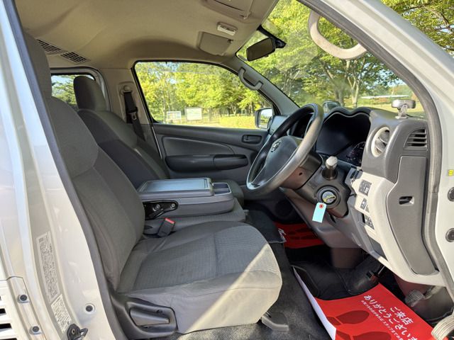 NISSAN NV350 CARAVAN 4WD 2018