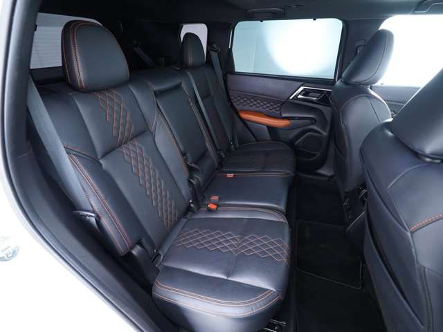 MITSUBISHI OUTLANDER PHEV 2023