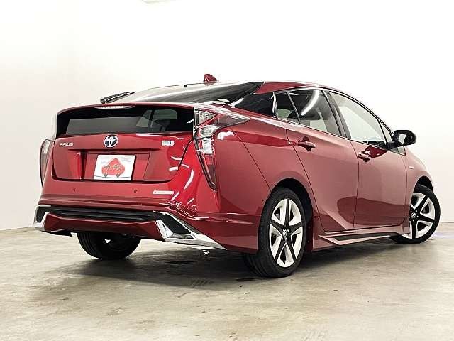 TOYOTA PRIUS 2016