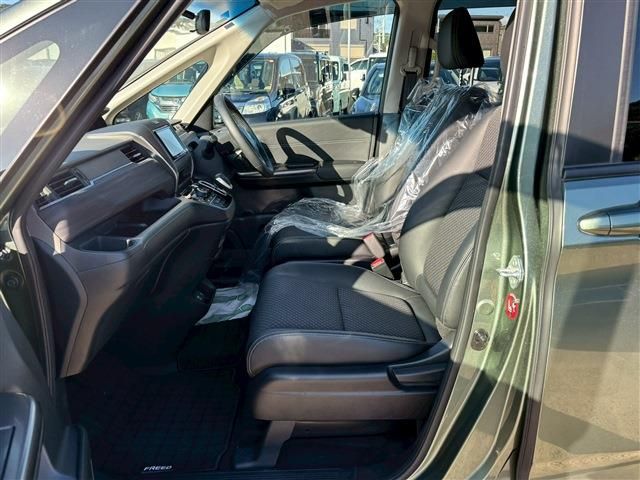 HONDA FREED HYBRID 2024