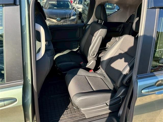 HONDA FREED HYBRID 2024