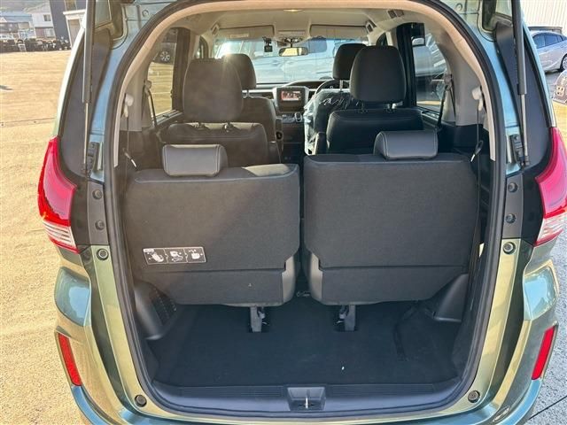 HONDA FREED HYBRID 2024