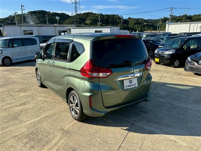 HONDA FREED HYBRID 2024