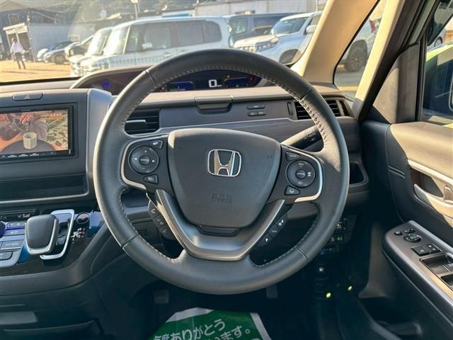HONDA FREED HYBRID 2024